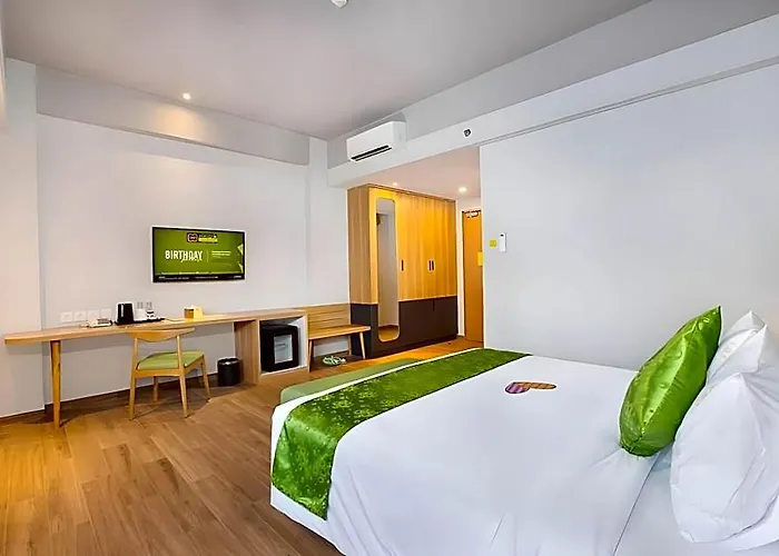 Rv Gianyar ホテル 4*