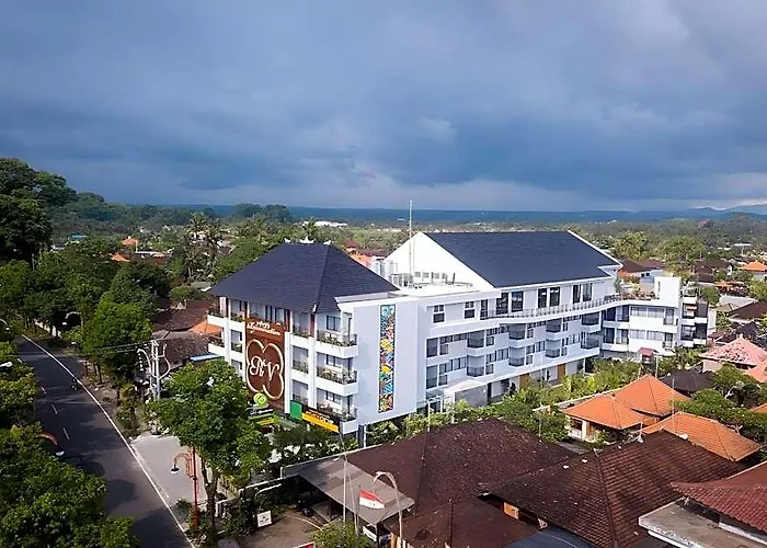 Rv Gianyar ホテル 4*